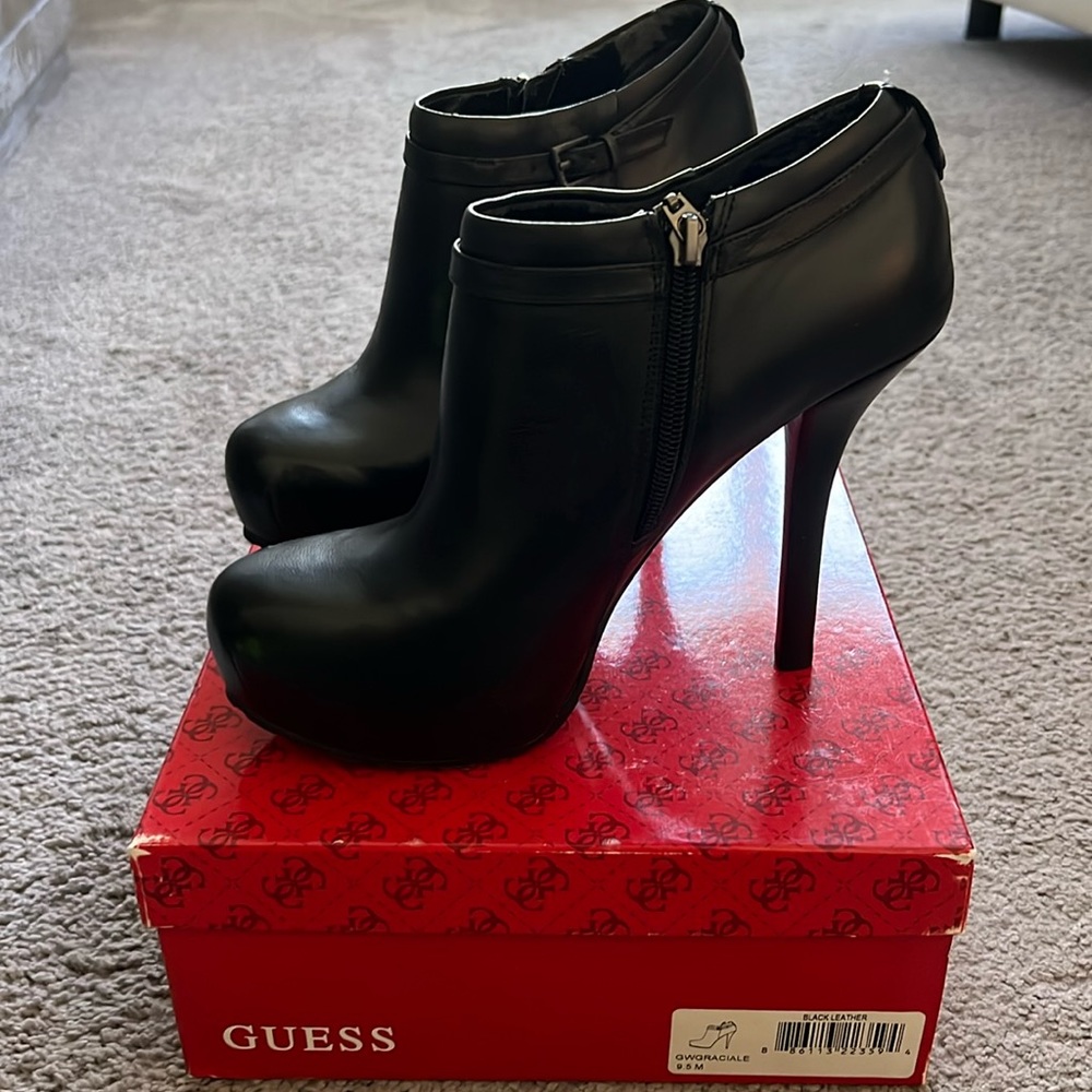 Guess Black Leather 9.5M